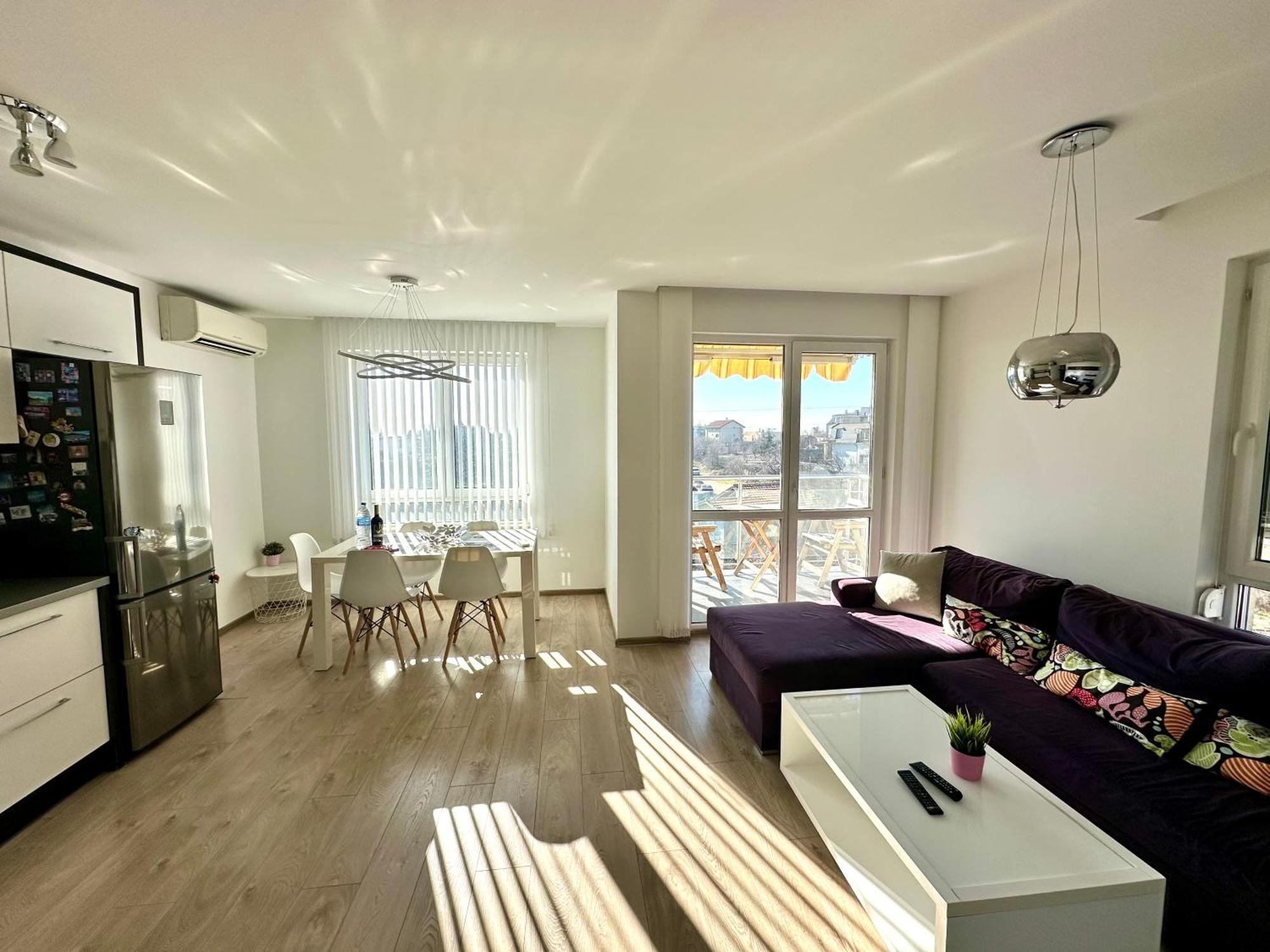 Briz Apartment; 2 Bdr; 6 Guests; Private Parking Varna Bagian luar foto