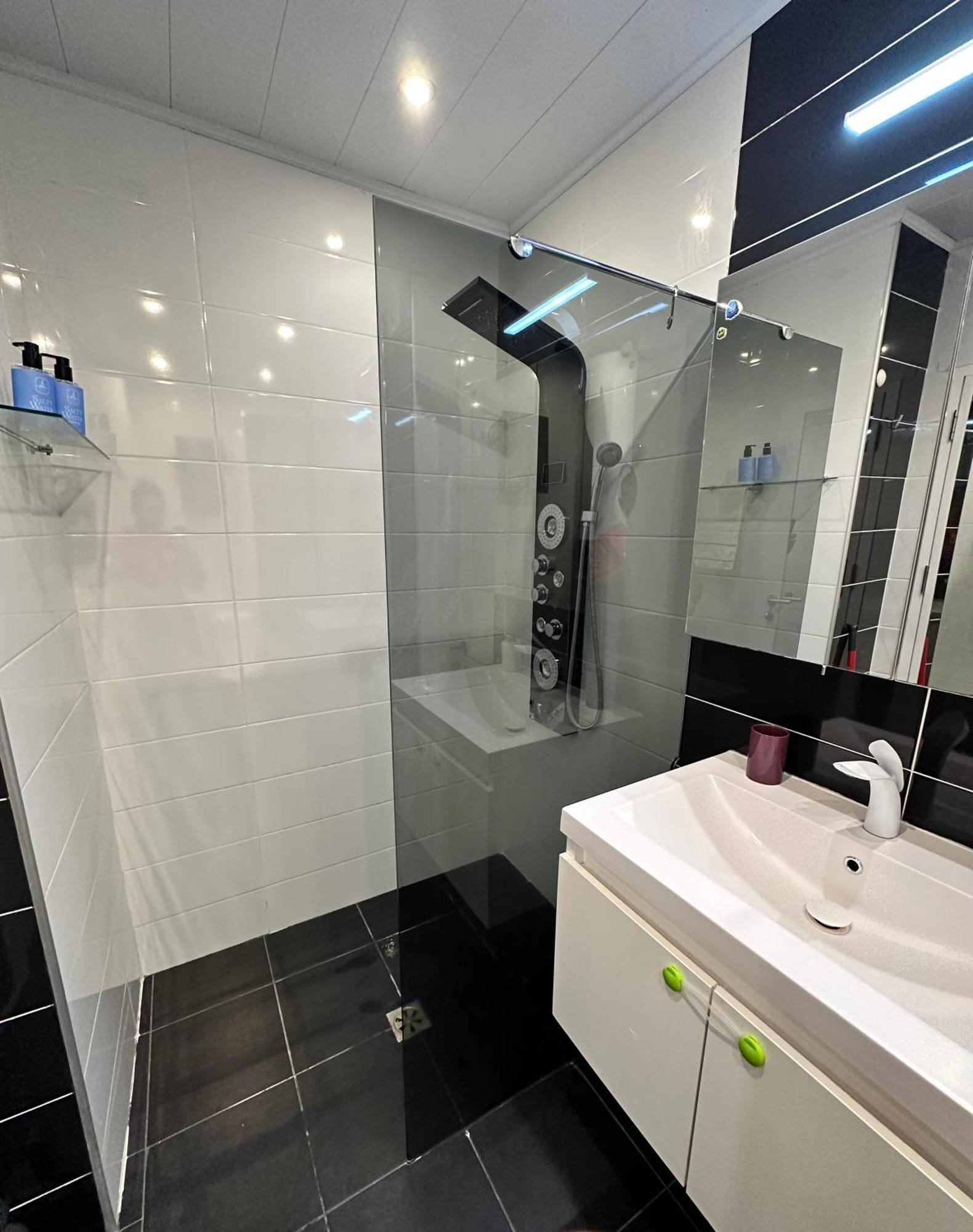 Briz Apartment; 2 Bdr; 6 Guests; Private Parking Varna Bagian luar foto